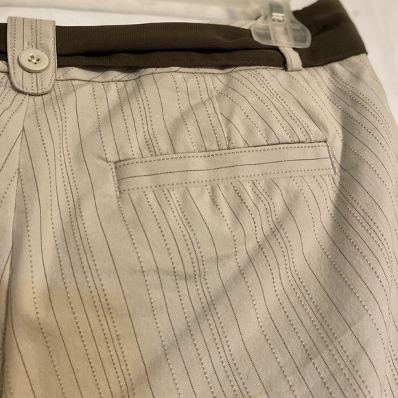 Dockers Mid Rise Capris - Picture 6 of 6